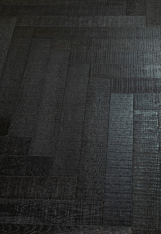 Intensiivinen musta CD -kalanruoto -suunniteltu puulattia